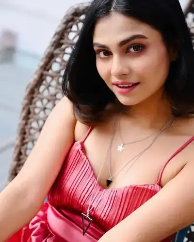 Call Girls Service in Thasra